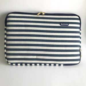 Laptop sleeve